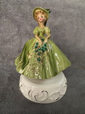 Vintage Josef Original Musical Figurine Music Box 1960’s Japan